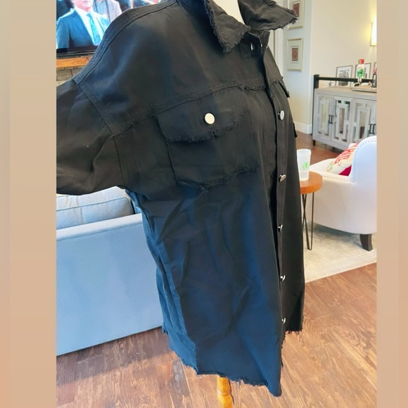 Oversized Button Up • ROCK & ROLL 🤘🏼 - Picture 2 of 9